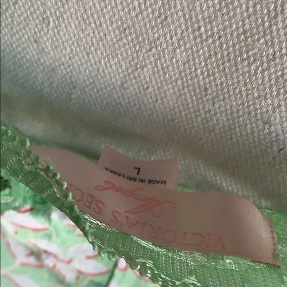 Victoria’s Secret Angels Satin Lace Slip - Picture 4 of 7